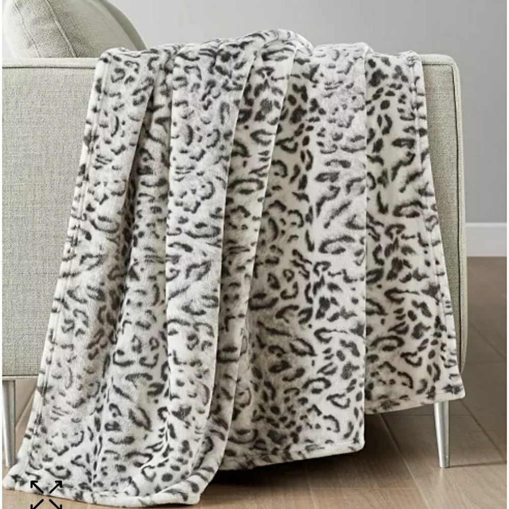 Just In: Brand New Premier Comfort Snow Leopard Cozy Plush Blanket
